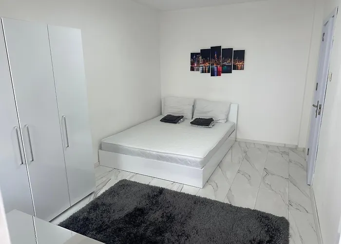 Luxury In Centre Of *